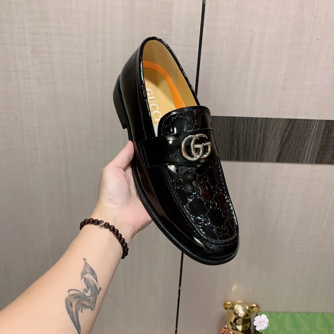 Men's Leather Shoes Men's Shoes 💰480💰💰🎩🎩 [Lightning] [Lightning] "Gucci*" The latest and most popular casual business leather shoes, top brand [Seduce] luxury ~ purchasing agent, top quality ~. [Strong] The upper is made of imported breathable cowhide with matching material ➕ breathable cowhide feet (•) and fine workmanship. The original stylish and stylish soft rubber wear-resistant and non-slip outsole is light and comfortable on the feet. The real thing looks better when taken in real life. 309: code: 38-44, can be customized to 45